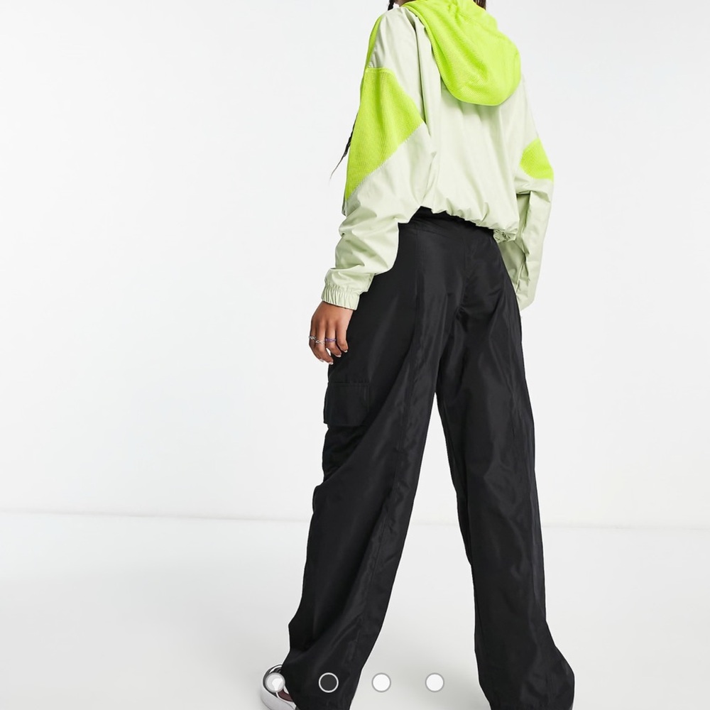 Nike Women's Neon Green mesh Jacket - Picture 3 of 6